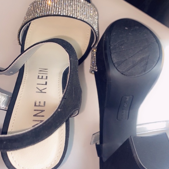 Calvin KleinRhinestone thick heeled size 7 women’s - Picture 2 of 8